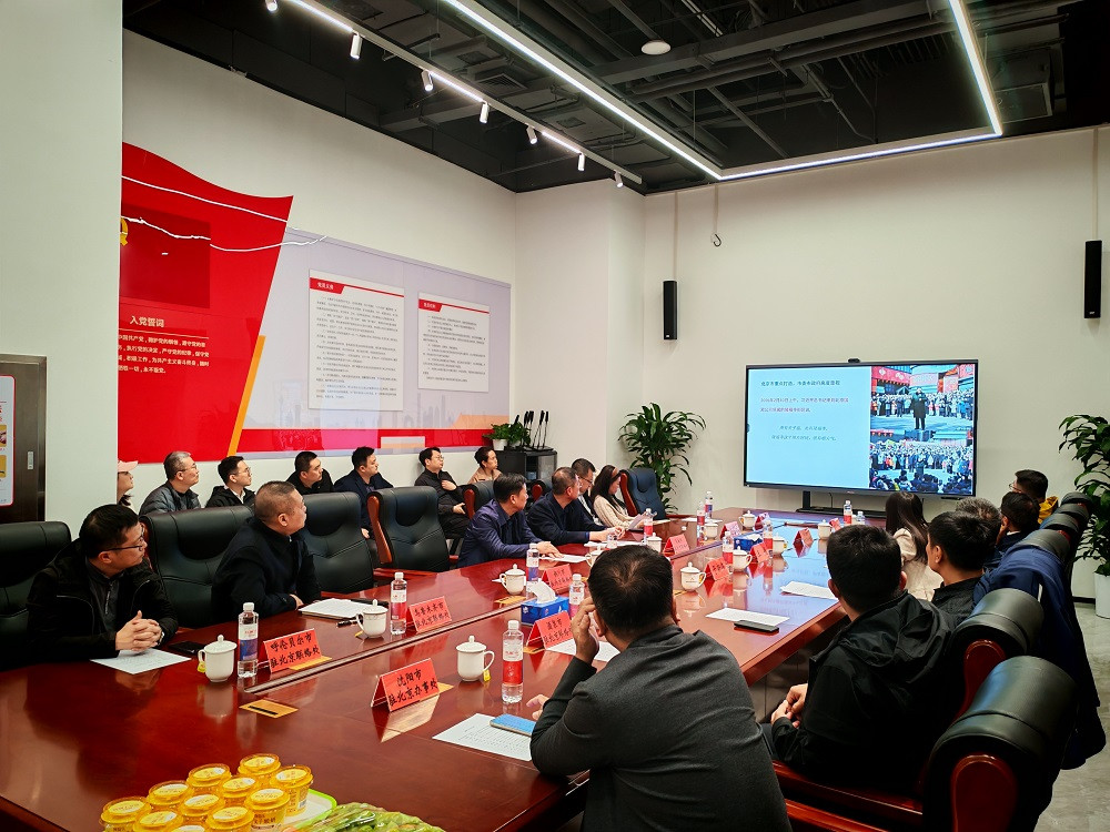 中国市长协会组织驻京办代表​前往隆福寺街区调研 